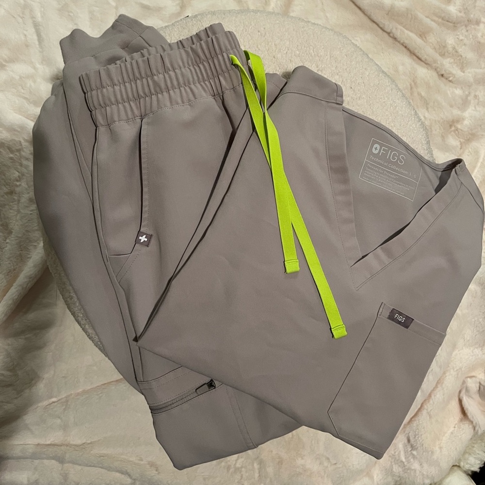 Figs Slate S Catarina and XS high waisted Zamora scrub set